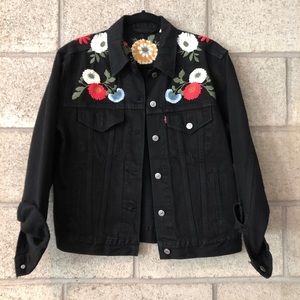LEVIS Floral Embroidered black jean jacket